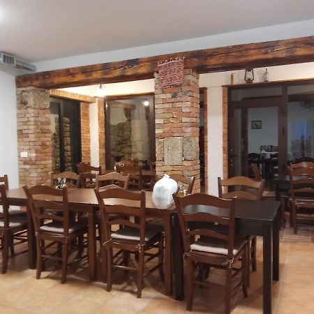 Slatki Snovi II Hotel คนิน ภายนอก รูปภาพ