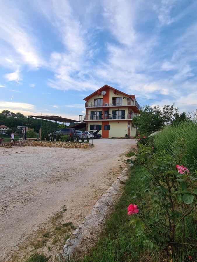 Slatki Snovi II Hotel คนิน ภายนอก รูปภาพ