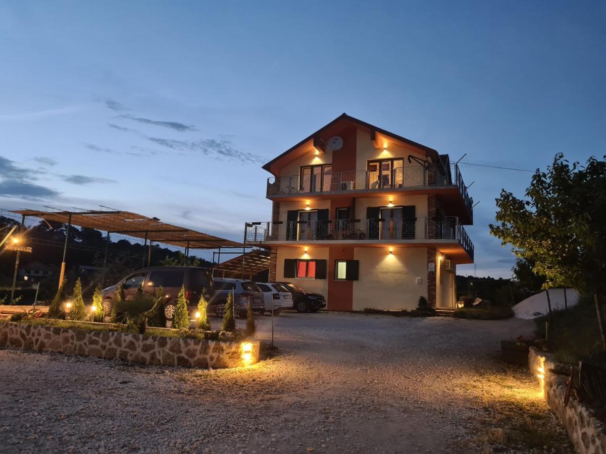 Slatki Snovi II Hotel คนิน ภายนอก รูปภาพ
